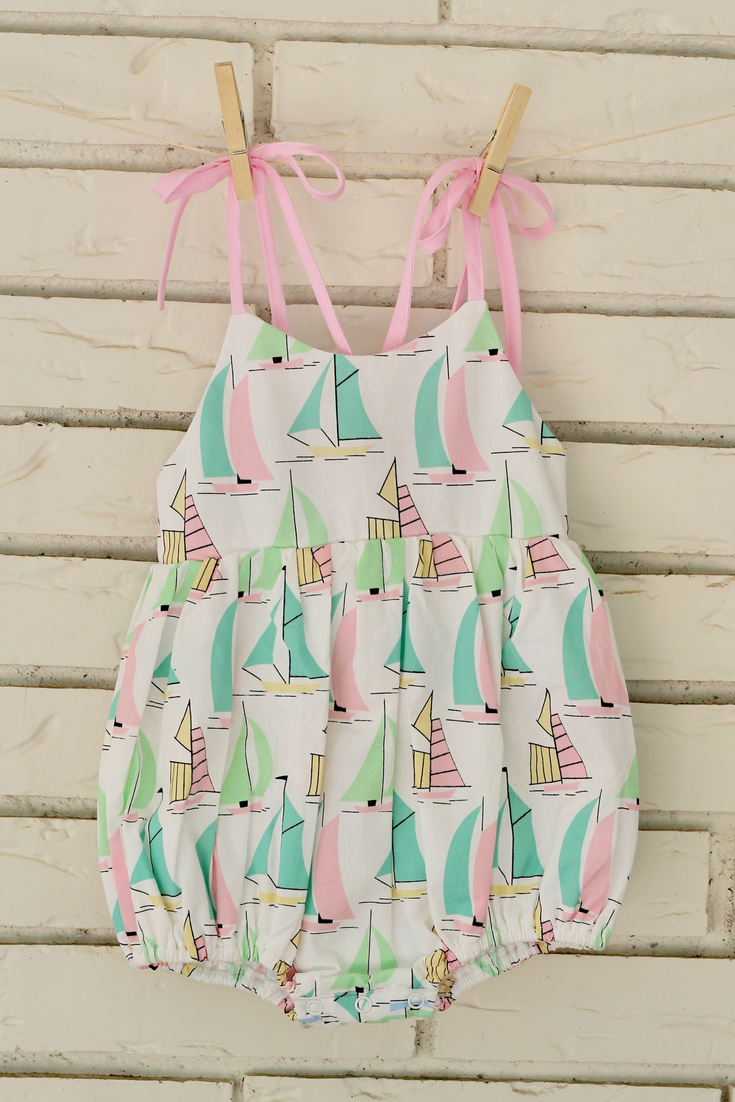 Sailboat Collection Infant + Toddler Girls Bow Bubble